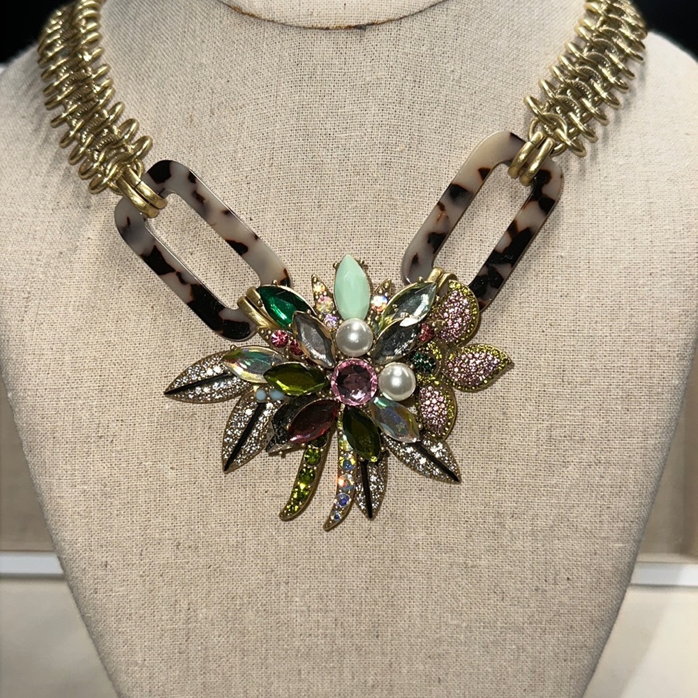 Stella and Dot Belle Statement Necklace